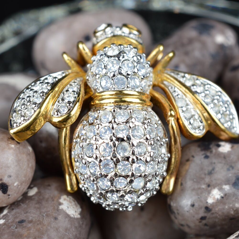 Joan Rivers Bumble Bee Brooch Gold Tone Rhinestone Studded Pin Crystal Jewelry
